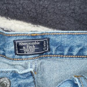 Abercrombie & Fitch HighRise 9’ shorts